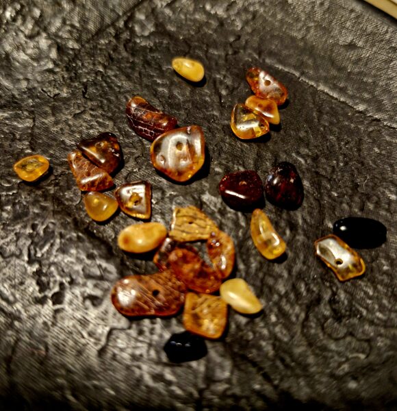 Baltijas dzintara gabaliņi