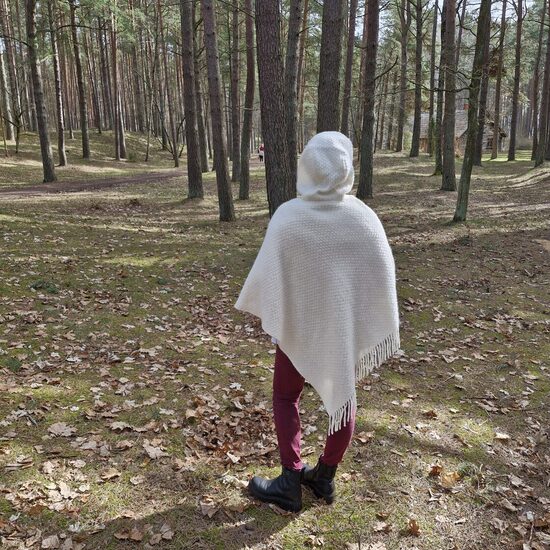 Wool cape White