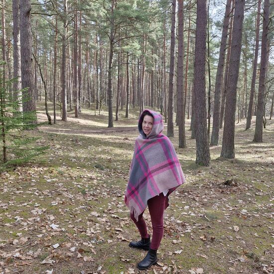Wool poncho Pink