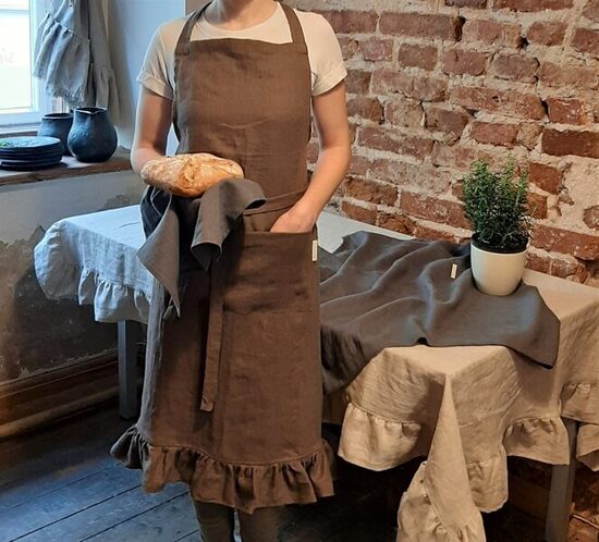 Lina priekšauts ar volānu/kakao
