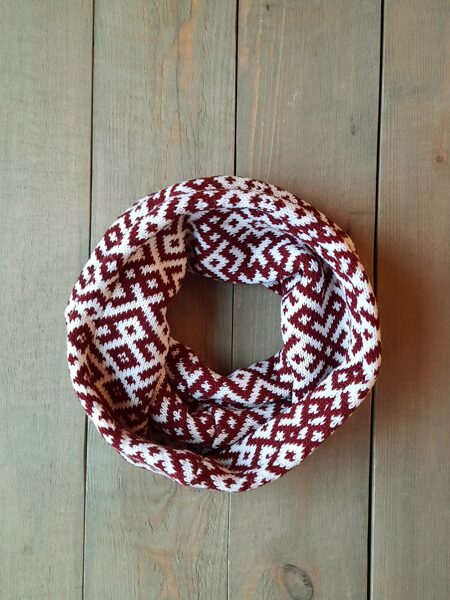 Knitted round scarf for kids Carmine red