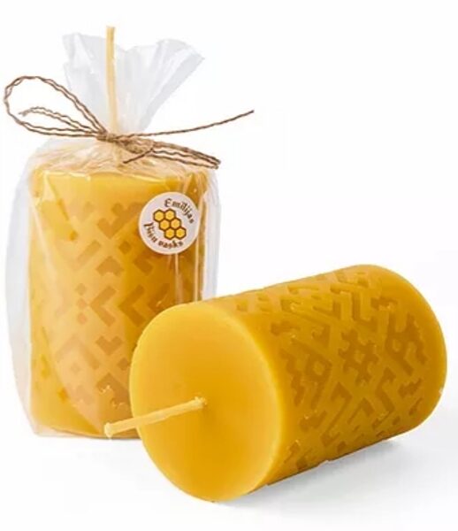 Bišu vaska svece ar latvju rakstiem