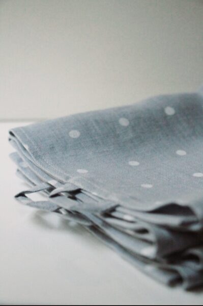 Linen towel with ruflle Pastelblue with dots