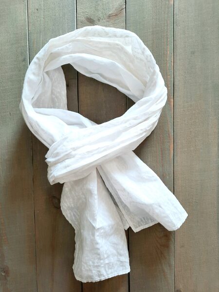 Linen scarf white with ornament