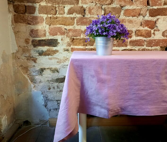 Classic linen tablecloth Woodrose 140x210cm