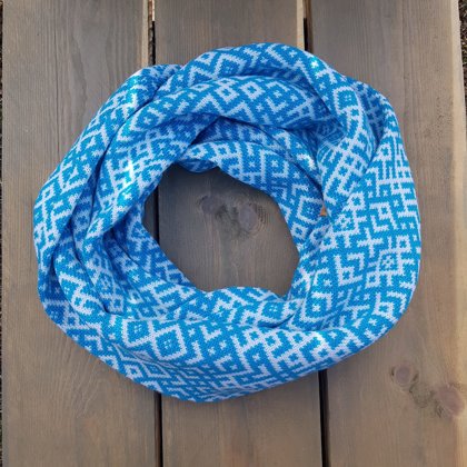 Knitted round scarf Blue