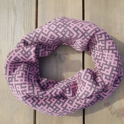 Knitted round scarf Pink/grey