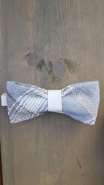 Linen bow tie with leather fastening 30