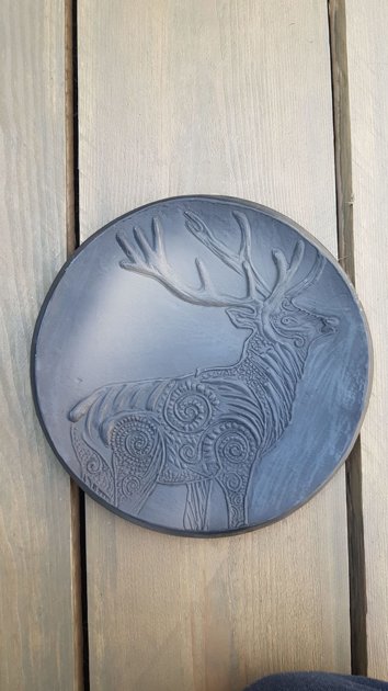 Black clay plate - small Deer