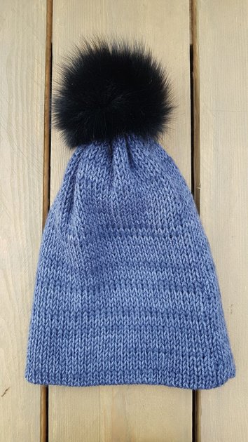 Knitted beanie with natural fur tuber Blue