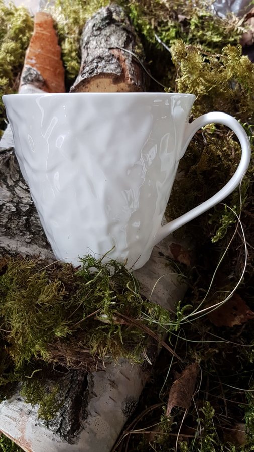 Crumpled porcelain coffee cup Big