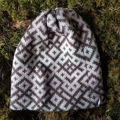 Knitted beanie with latvian ornaments 4